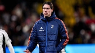 Dusan Vlahovic puede marcharse de la Juventus / Eldesmarque